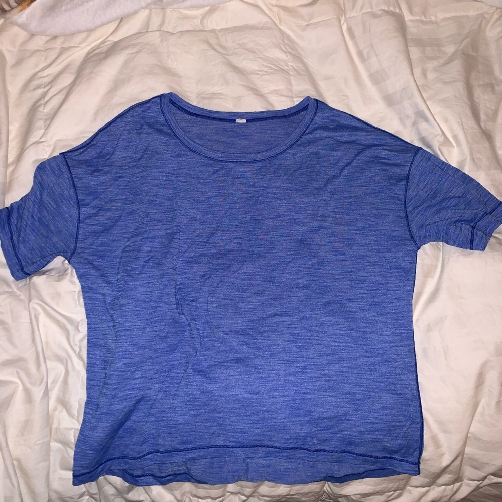 Lululemon workout shirt